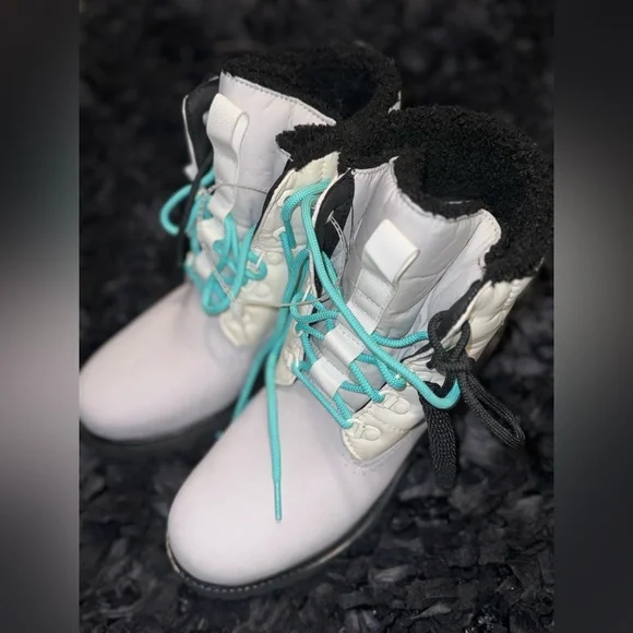 Timberland 6 inch puffer boots in light grey nubuck leather NWT - Picture 9 of 13